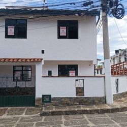 CASA EN ALMENDROS 2