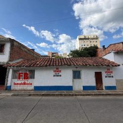CASA EN EL BARRIO EL VERGEL